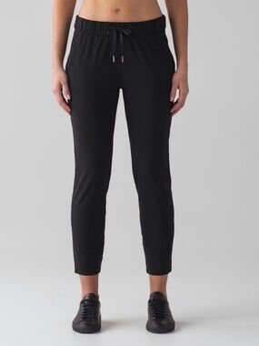 Lululemon On The Fly Woven Pant 28” Black Size 2 High Rise Work Travel